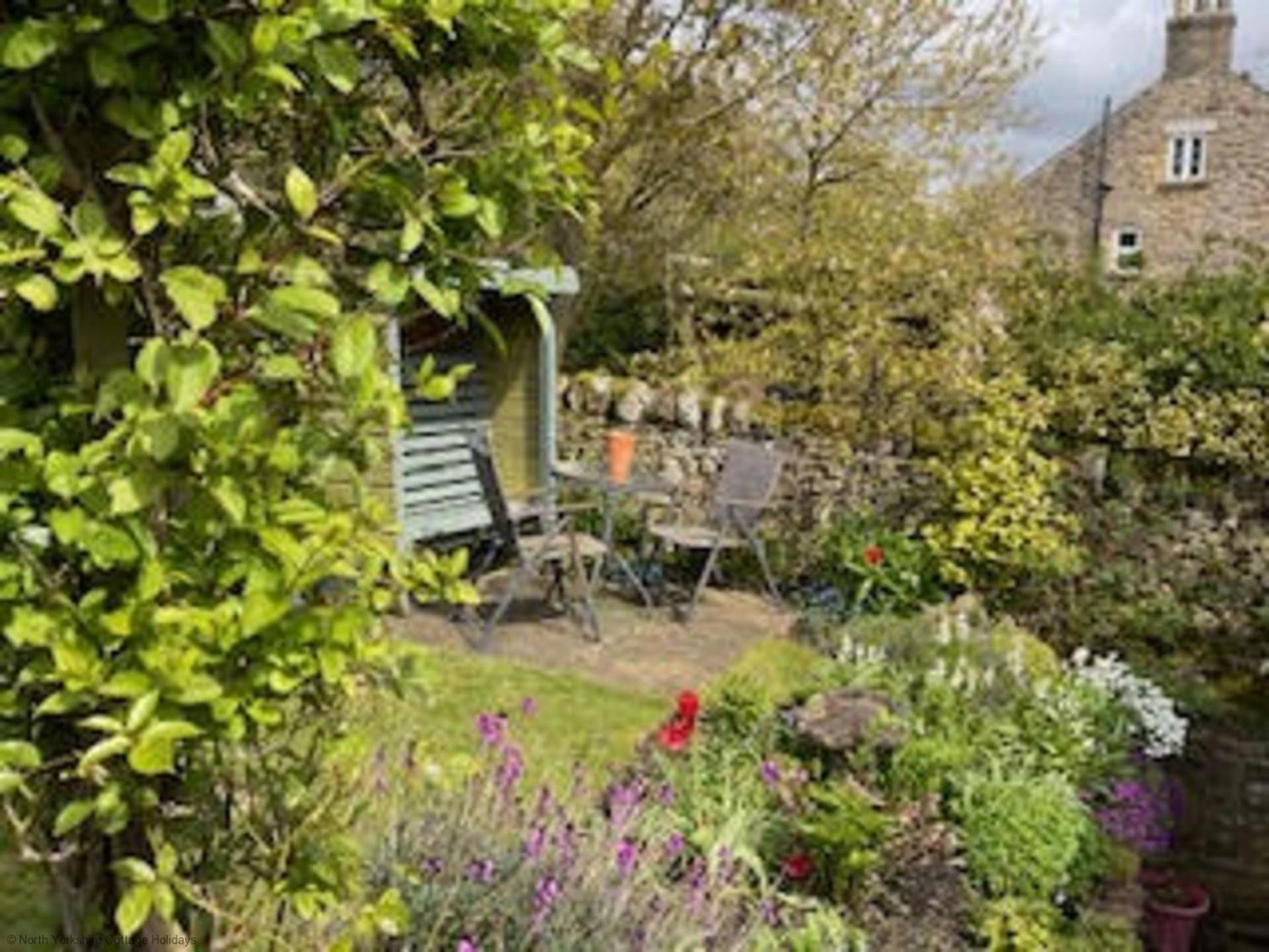 Picturesque Stone Cottage In The Heart Of North Yorkshire Village - Hideaway Cottage Buitenkant foto
